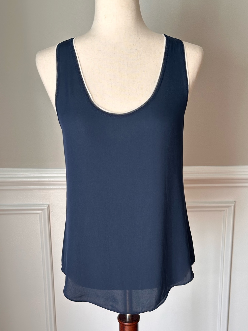 Theory 100% Silk Navy Blue Shell Tank Top size Small